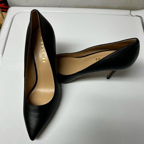 COACH Wiley Pumps - Picture 2 of 10